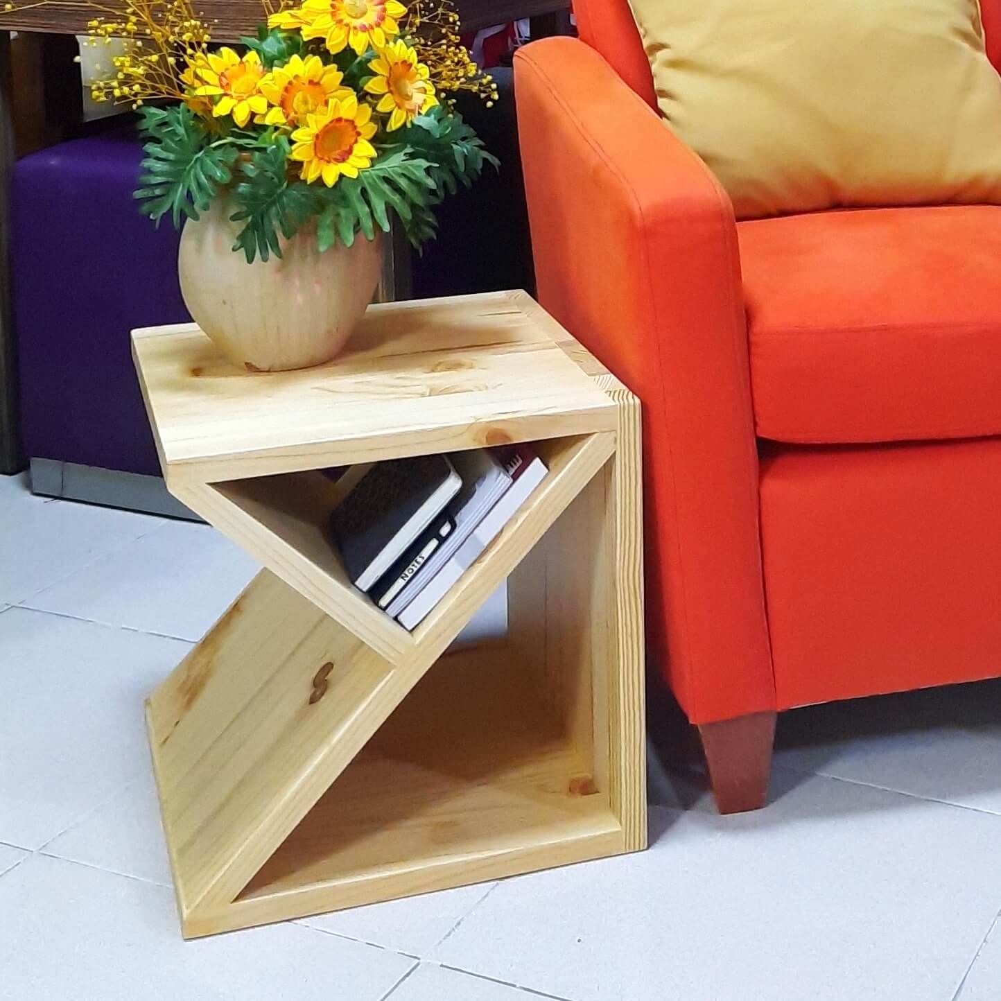 Manuel Side Table
