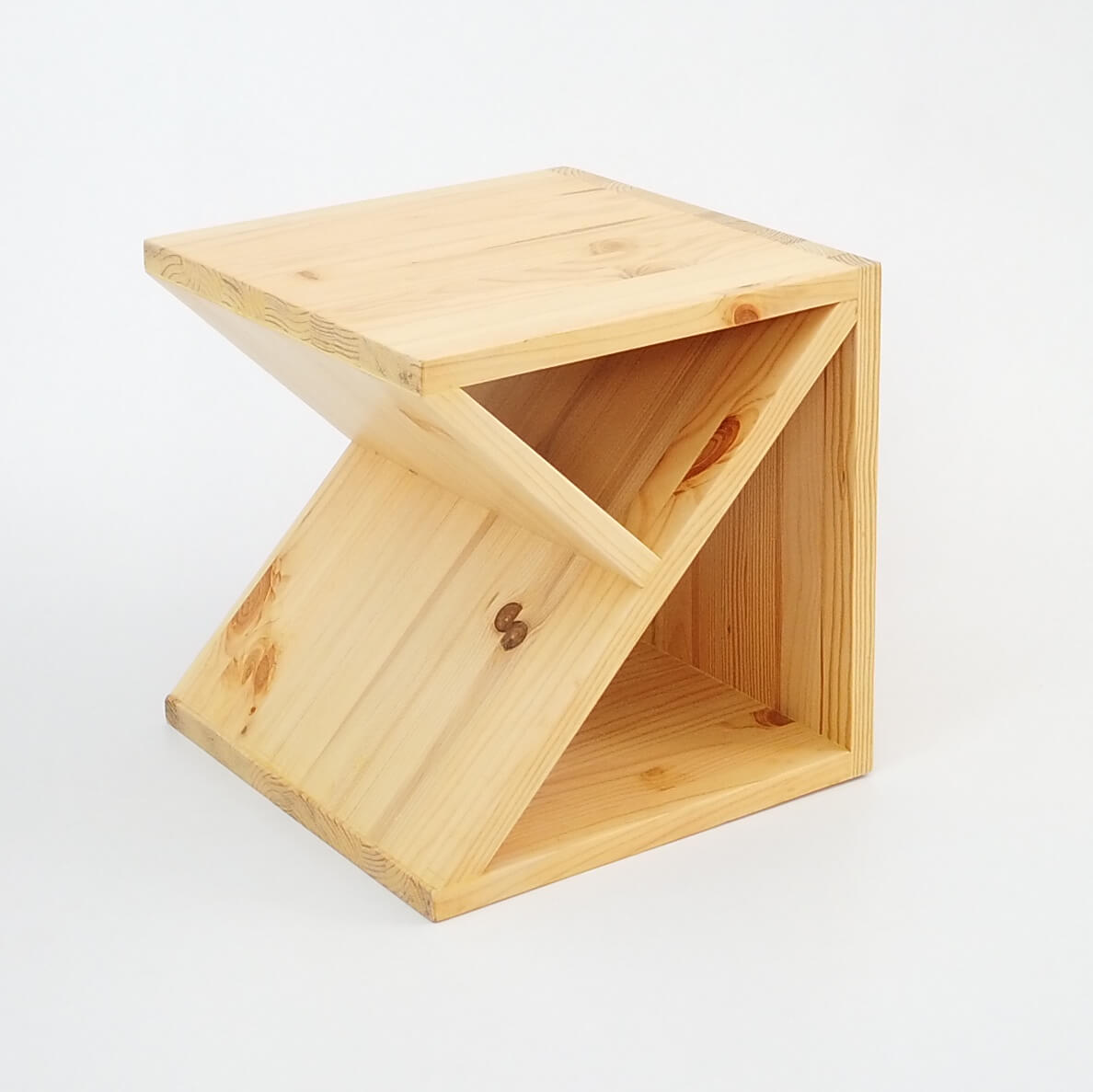 Manuel Side Table