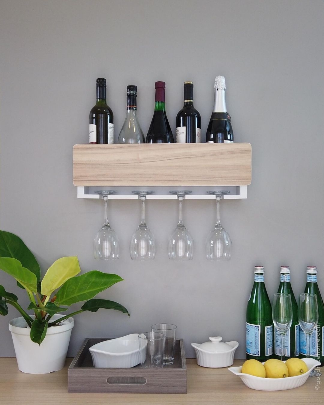 Good Nice Wall-Mounted Wine Rack